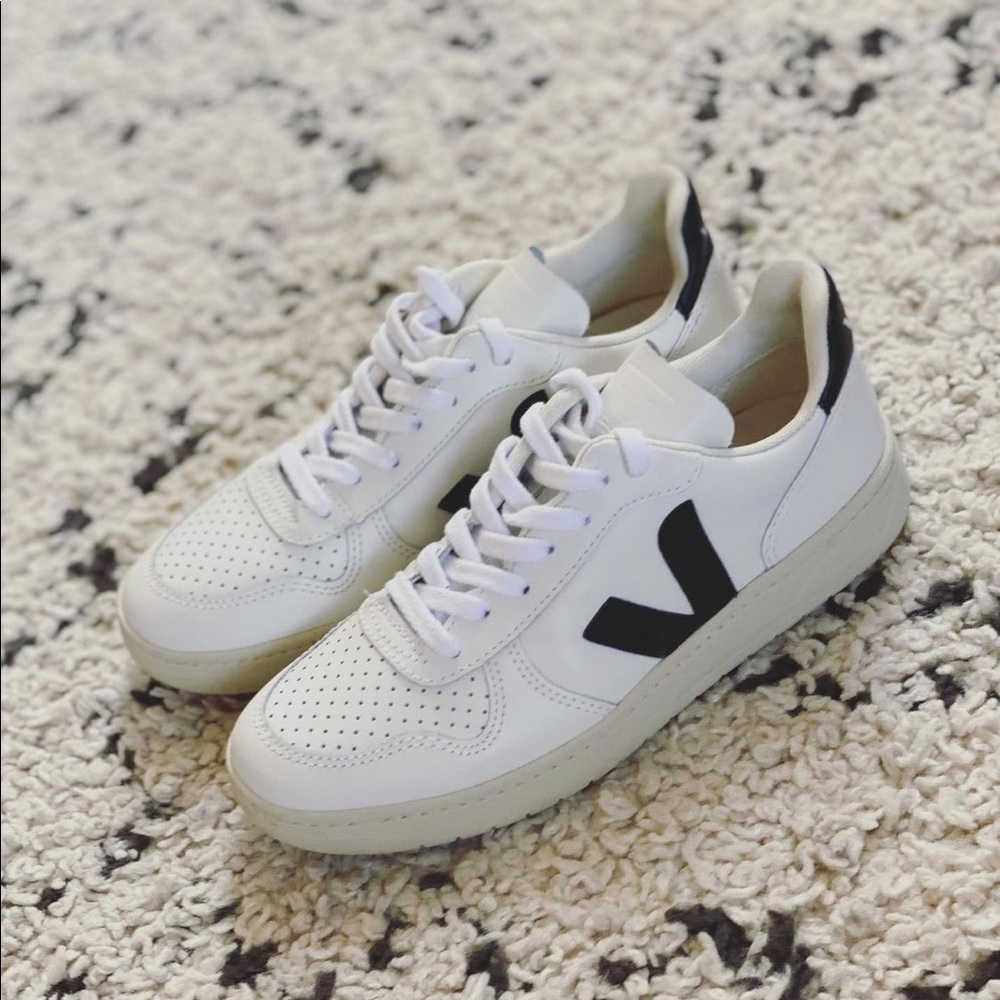 Veja v10 sneaker